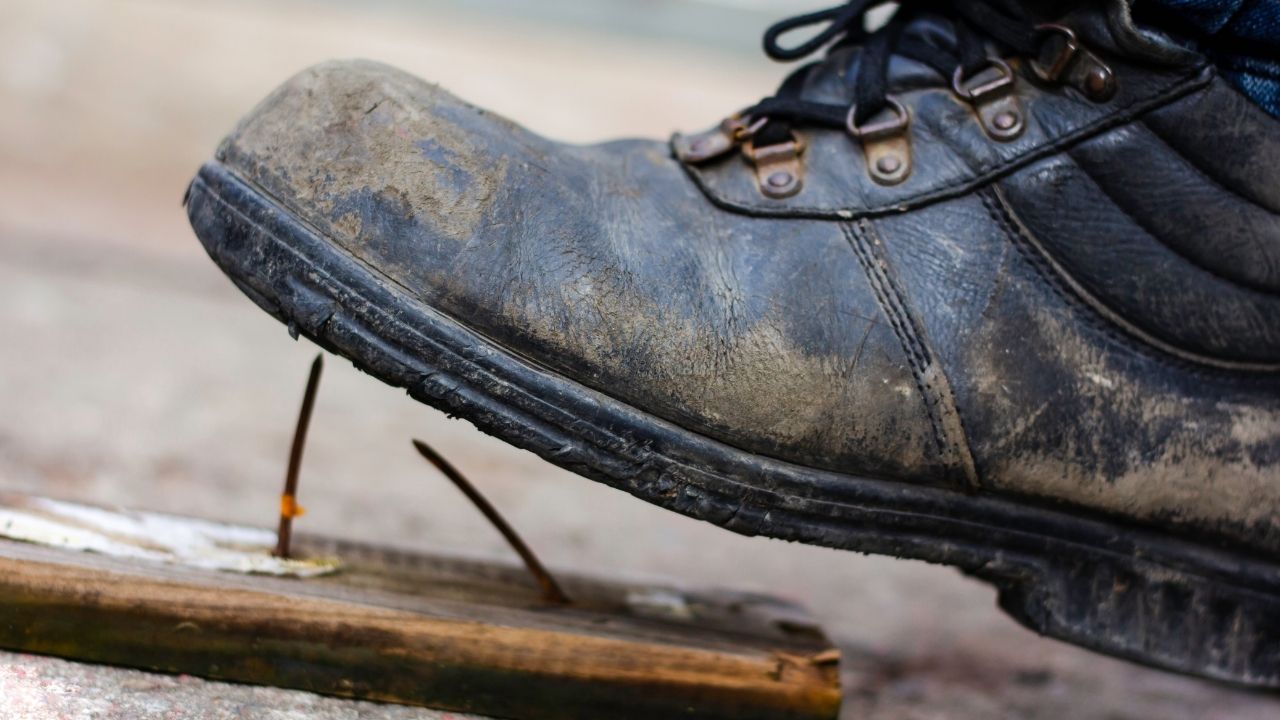 Lợi ích của việc sử dụng giày bảo hộ lao động